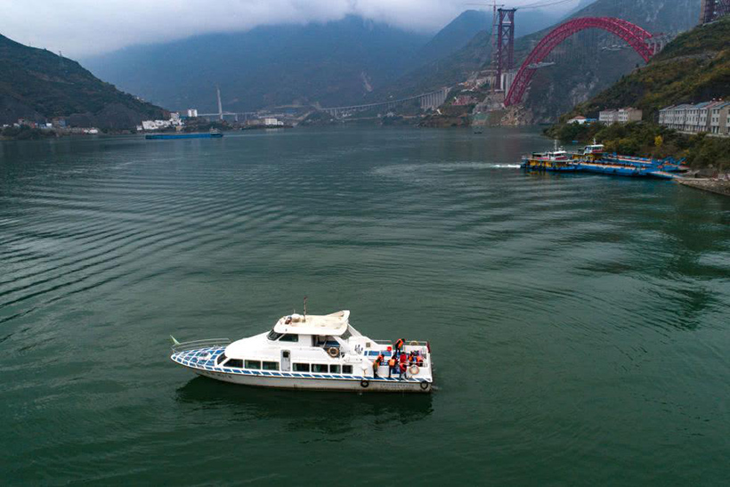 长江无人船投入运营，艾塔水质无人监测船